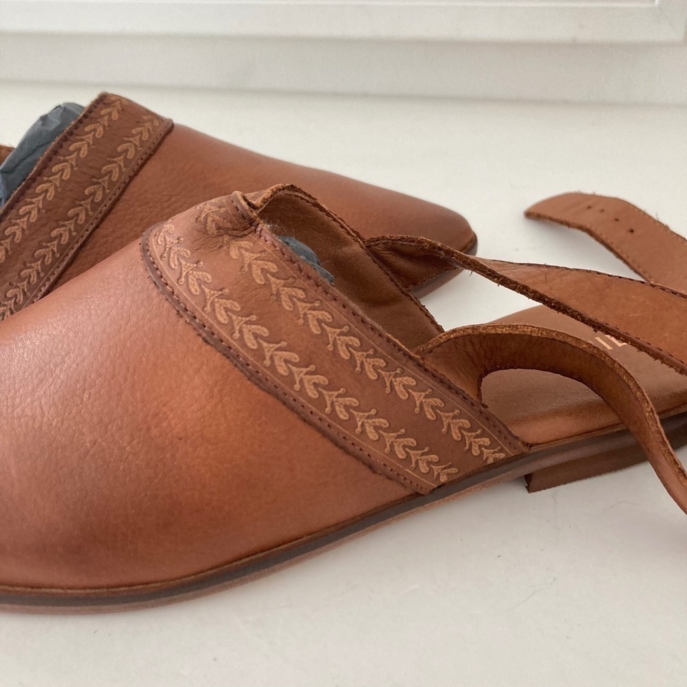NWOT Pilcro Anthropologie Ankle Strap Brown Leather Pointed Toe Flats - Picture 3 of 6